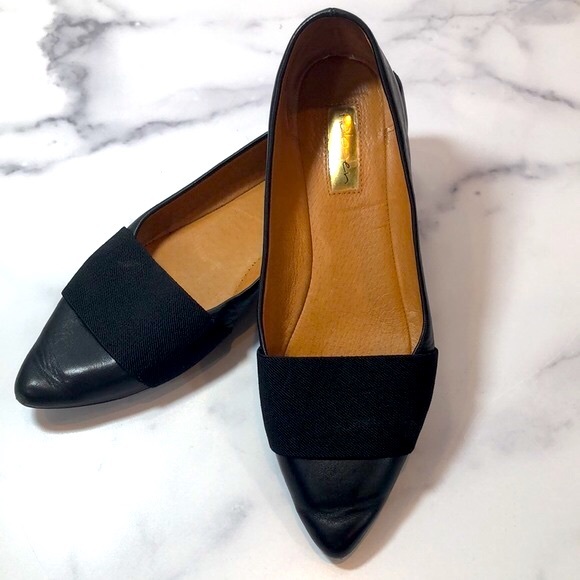 Cute Halogen Leather Flats in Solid Black Pointy Toe, Women’s Size 7 1/2 EUC!